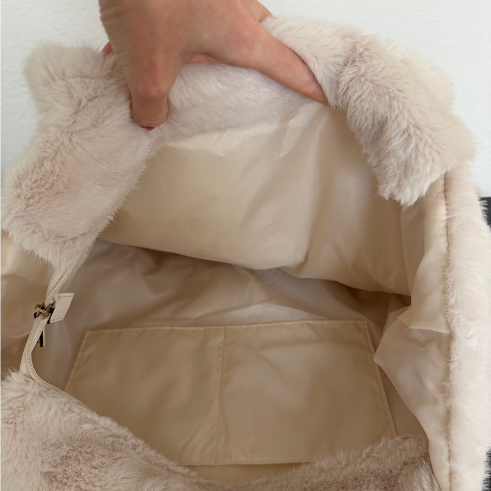 Victoria's Secret Faux Fur Cream Tote - Picture 2 of 4